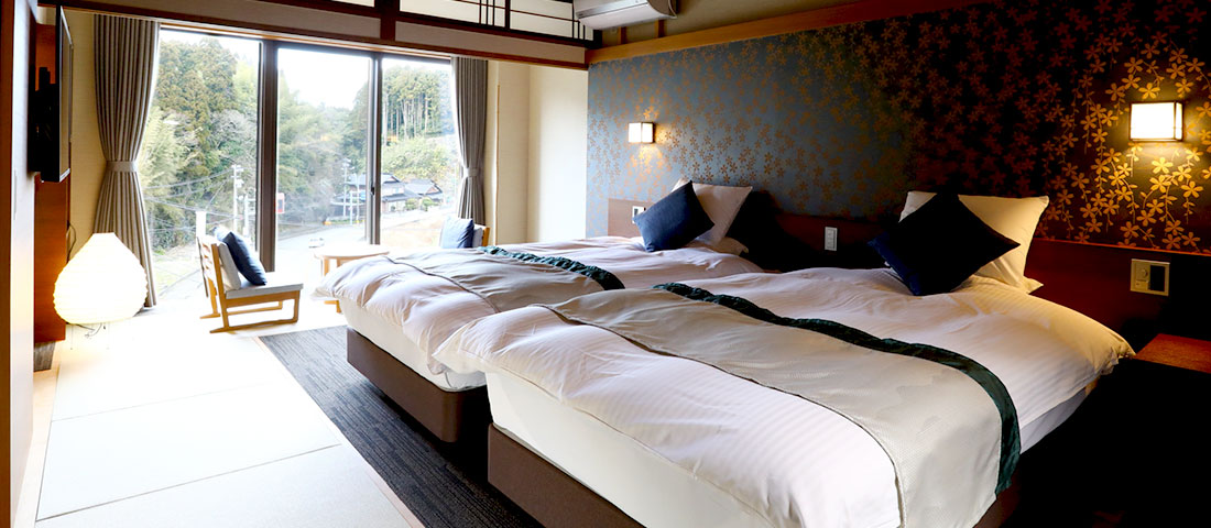 Japanese modern Hollywood twin facing the sea