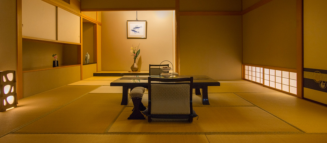 Deluxe Japanese/Western-style room facing the mountain