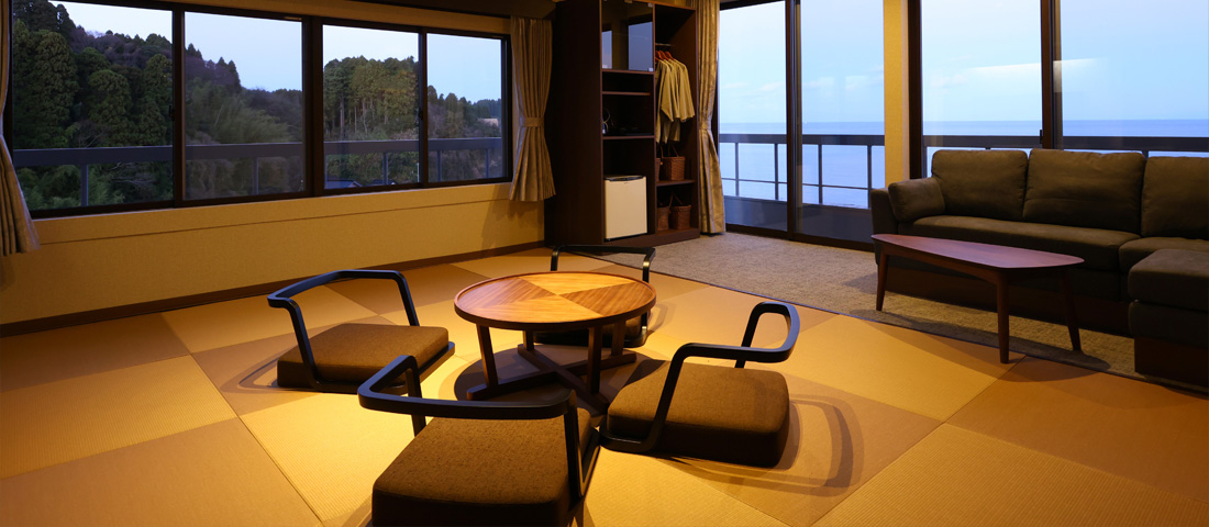 バスルームから富山湾を望むモダン和室